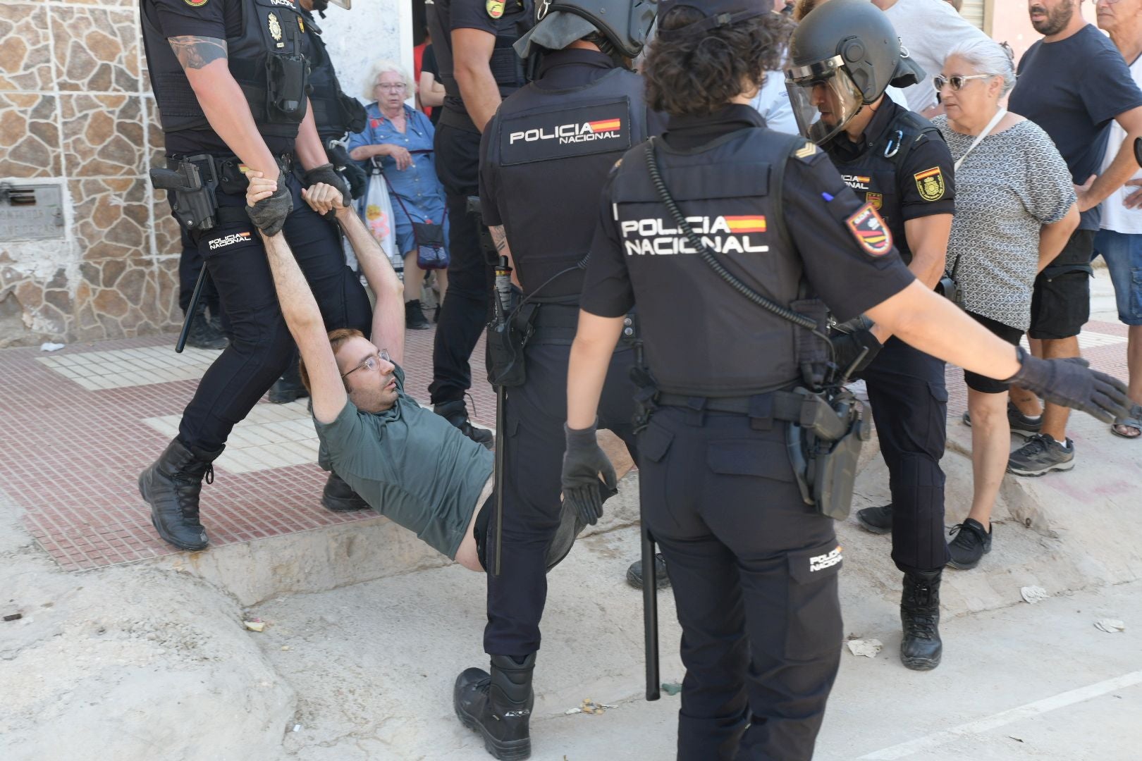 Desahucian a una pareja de 65 años en Nou Alacant