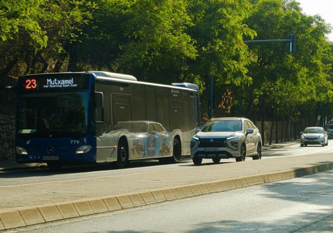 Autobuses en la calle Vázquez de Mella.