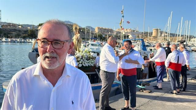 El Campello navega para arropar a la Virgen del Carmen