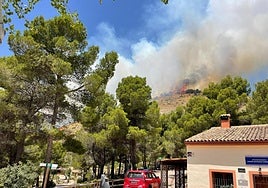 El incendio se ha originado en las inmediaciones de la Estación Biológica de Torretes.