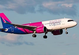 Avión de Wizz Air, compañía en la que volaba la niña.