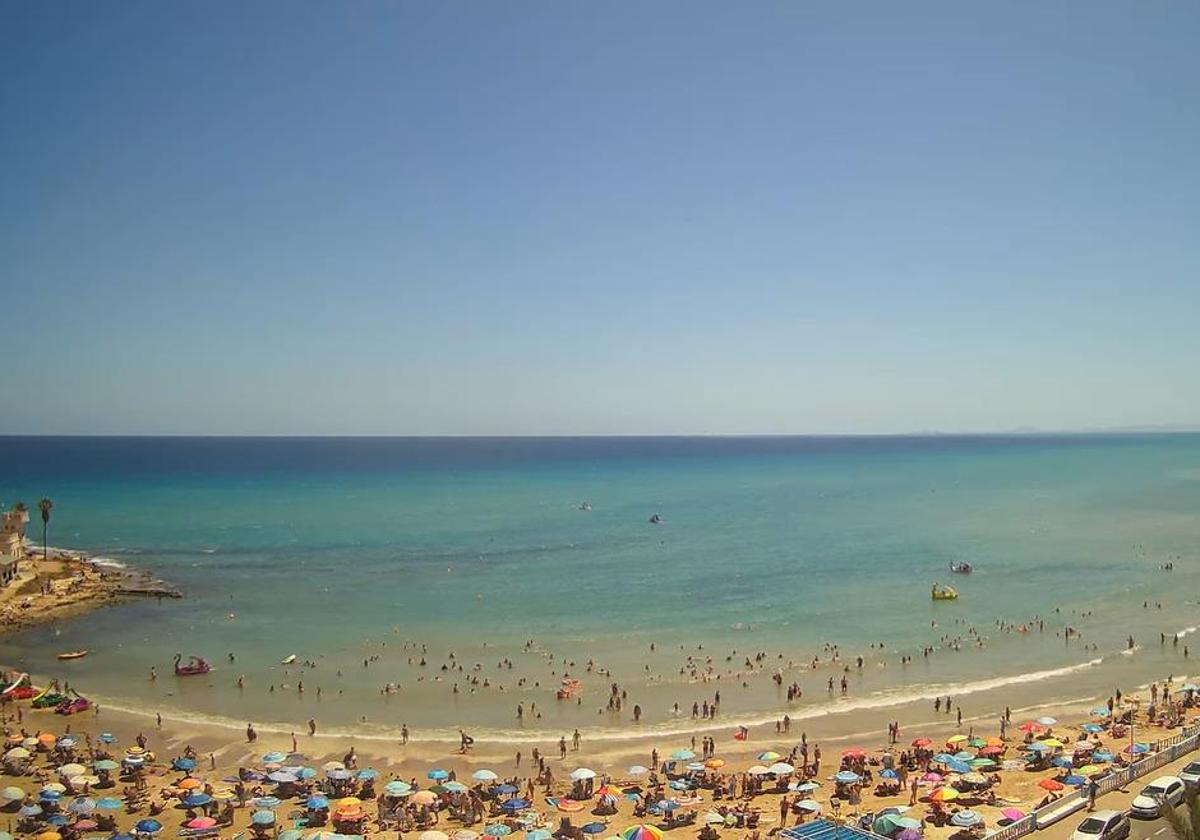 Playa de los Locos de Torrevieja este sábado.