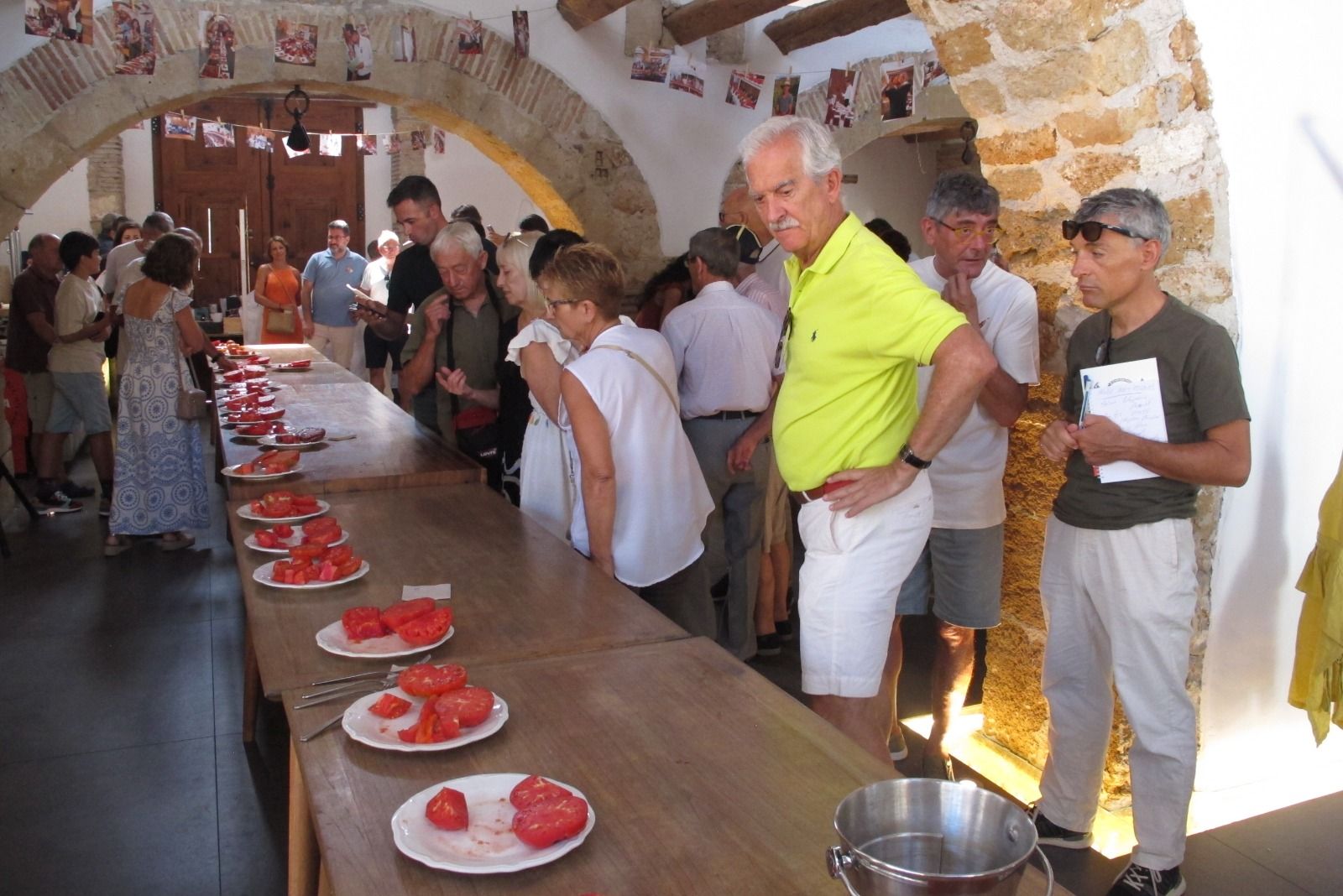 La Marina Alta rinde culto al agricultor local eligiendo su mejor tomate