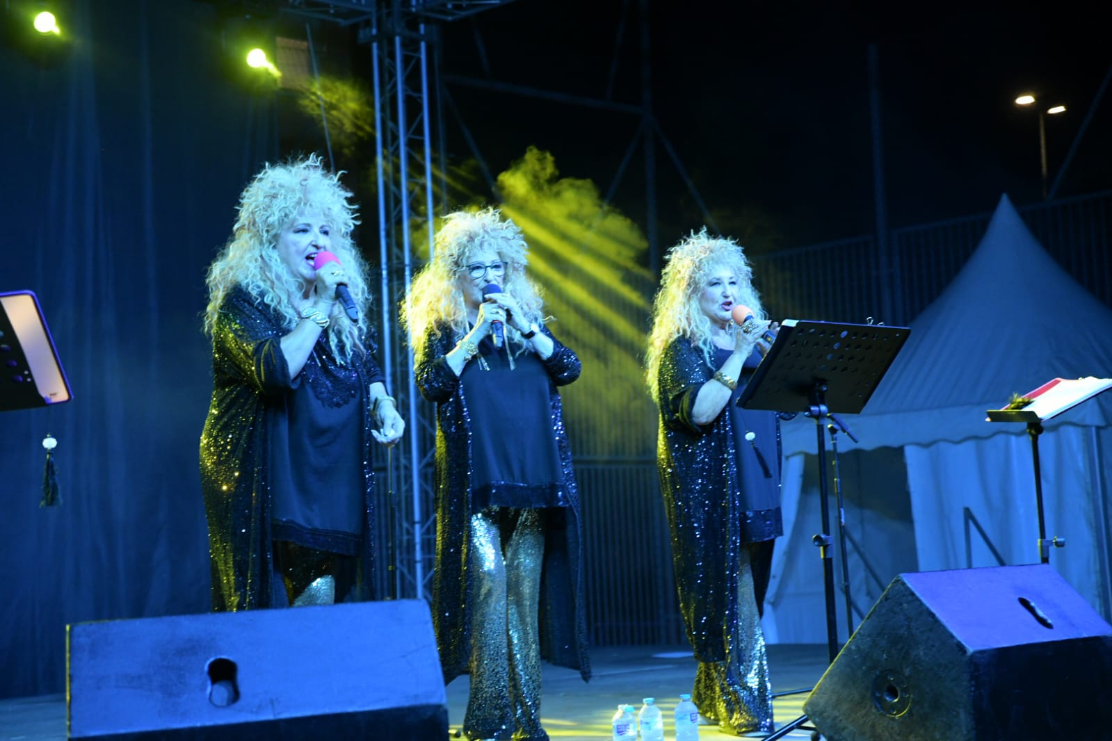 Las Supremas de Móstoles hacen bailar a los vecinos de San Gabriel al ritmo de clásicos