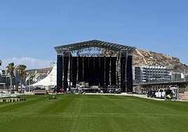 Escenario del Reggaeton Millennial Fest en el Muelle 12 de Alicante.