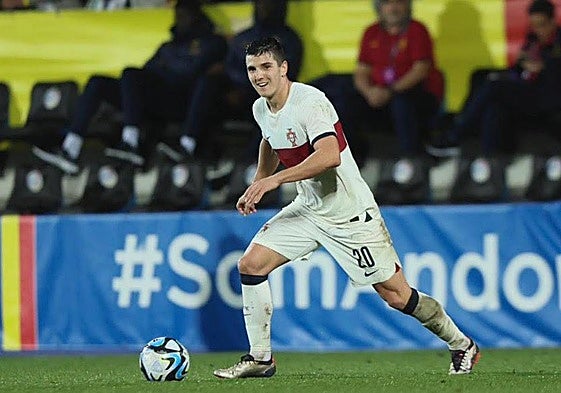 Martim Neto, jugando un partido con la Sub-21 de Portugal