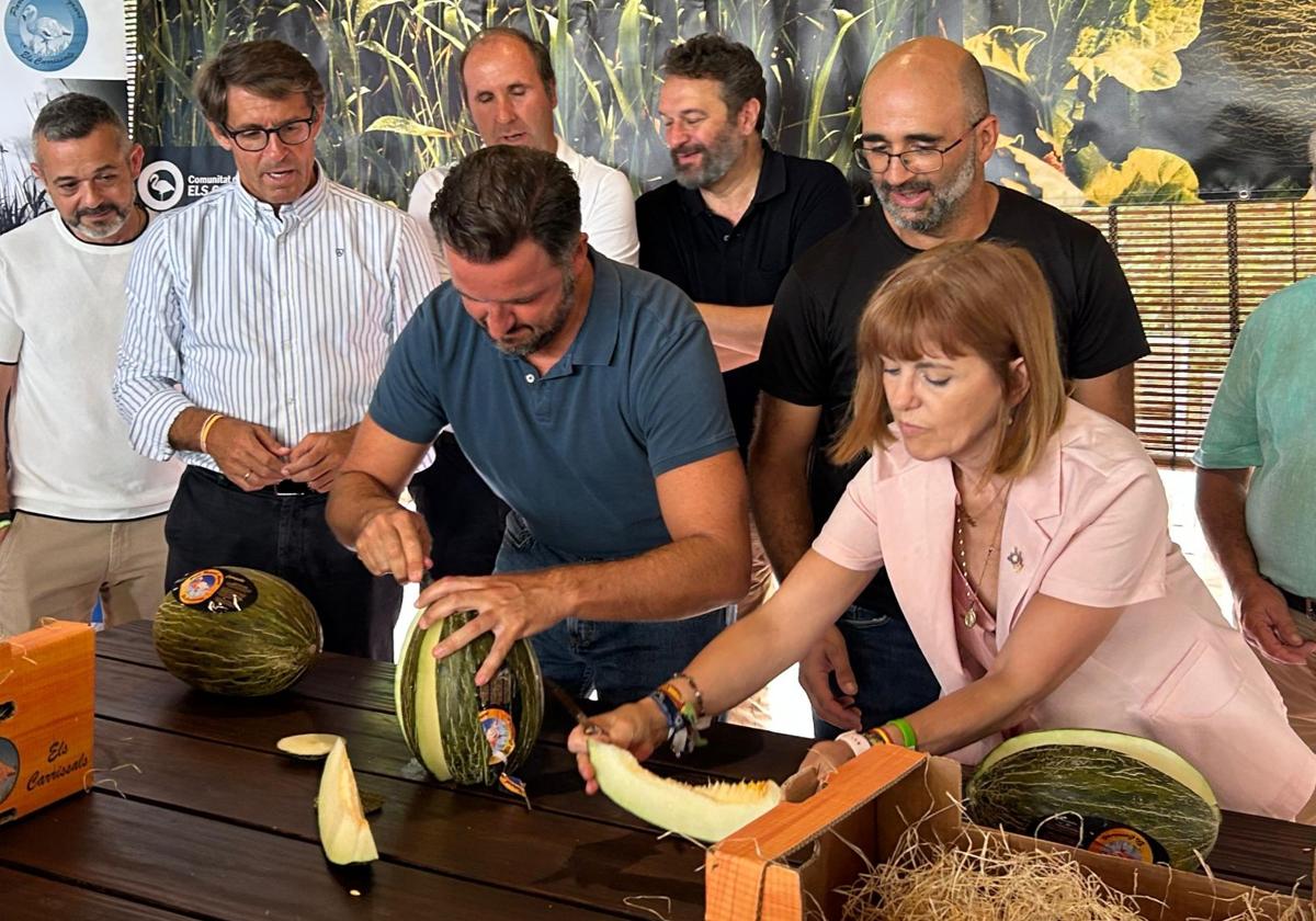 Pablo Ruz performing the traditional symbolic melon cutting