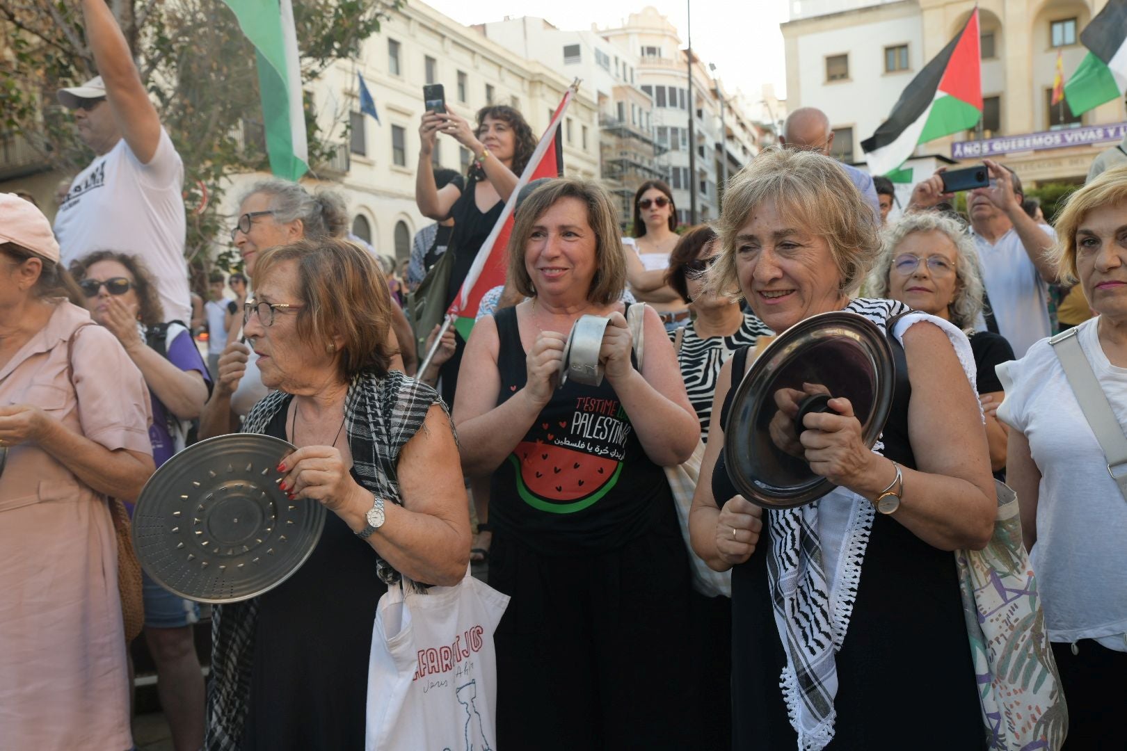 Cacerolada en Alicante para pedir el fin del holocausto en Gaza