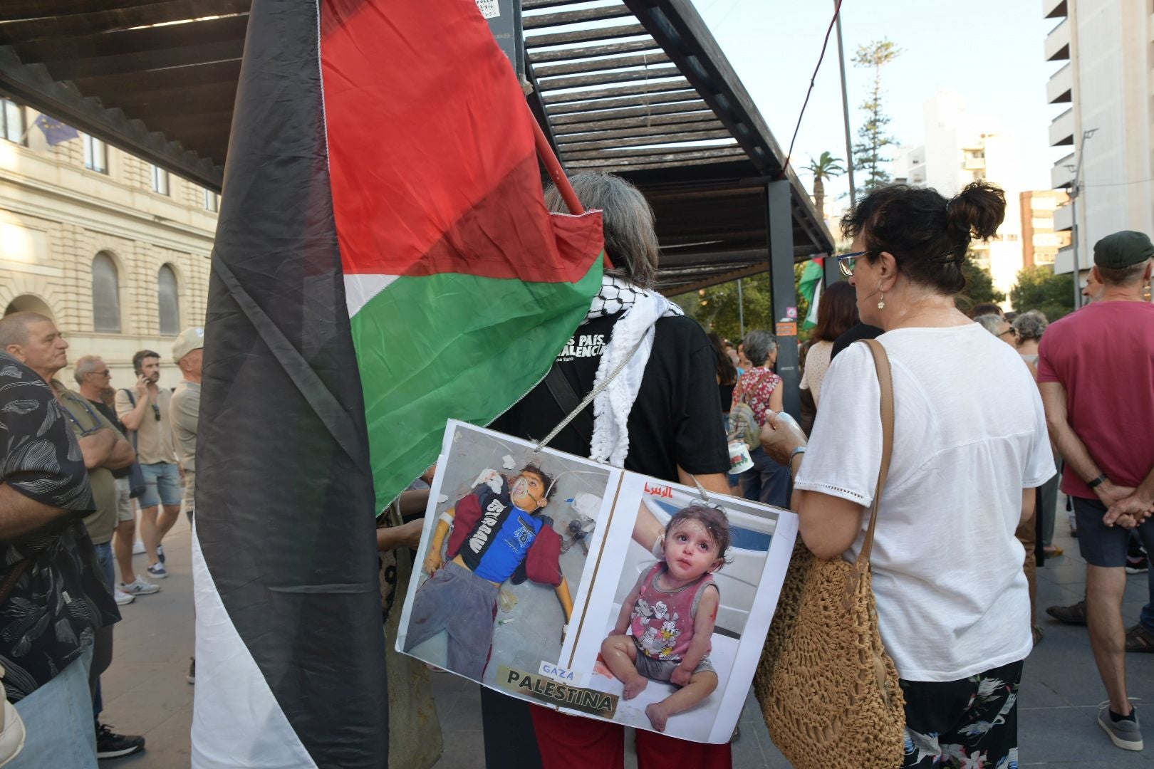 Cacerolada en Alicante para pedir el fin del holocausto en Gaza