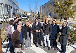Foto de archivo del alcalde con los representantes de las EGM de las principales áreas industriales de Alicante.
