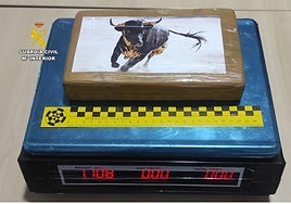 El peso del alijo de cocaína incautado al detenido en Sax.