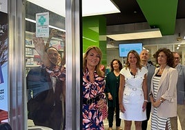 Acto de presentación de la iniciativa con la presencia de la consellera Susana Camarero y los presidentes de los colegios oficiales de farmacia de la Comunitat.