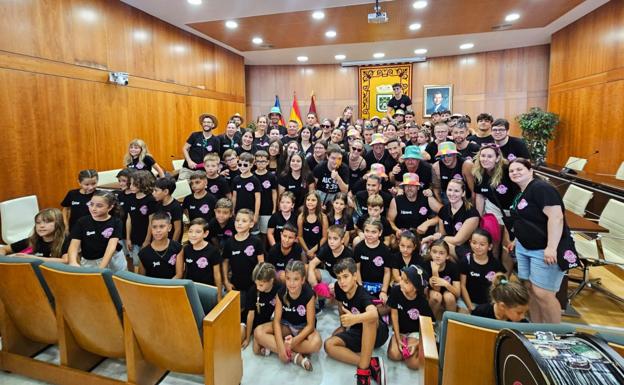 Los festeros han tomado la casa consistorial de Calp.