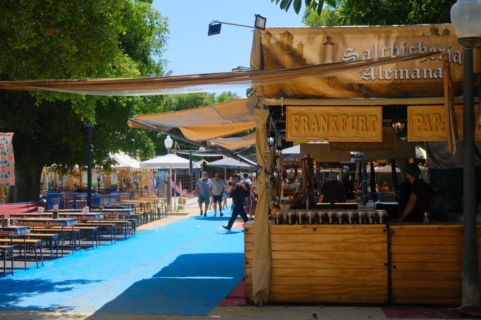 El paseo de Canalejas se transforma en el gran zoco árabe de Alicante