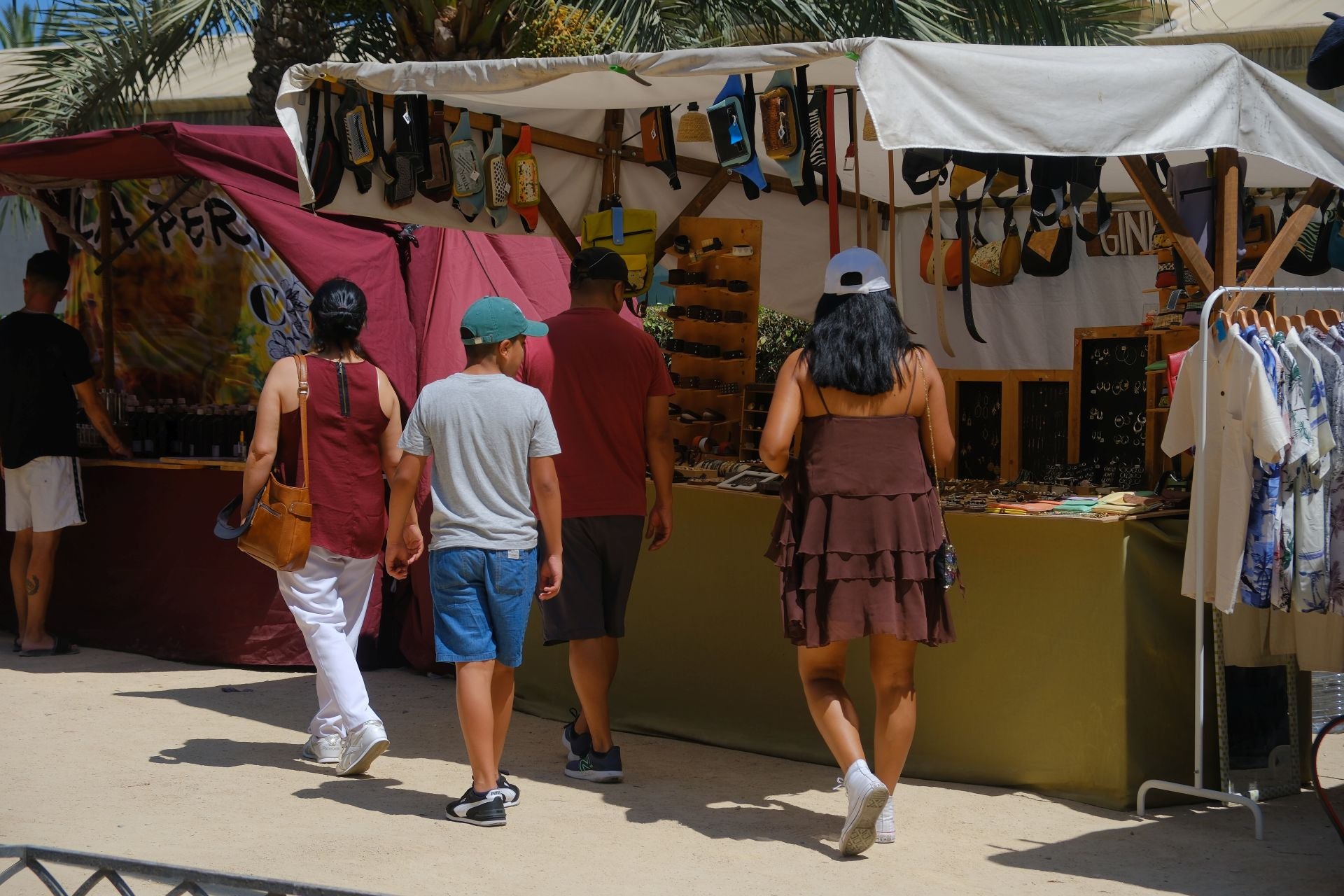 El paseo de Canalejas se transforma en el gran zoco árabe de Alicante