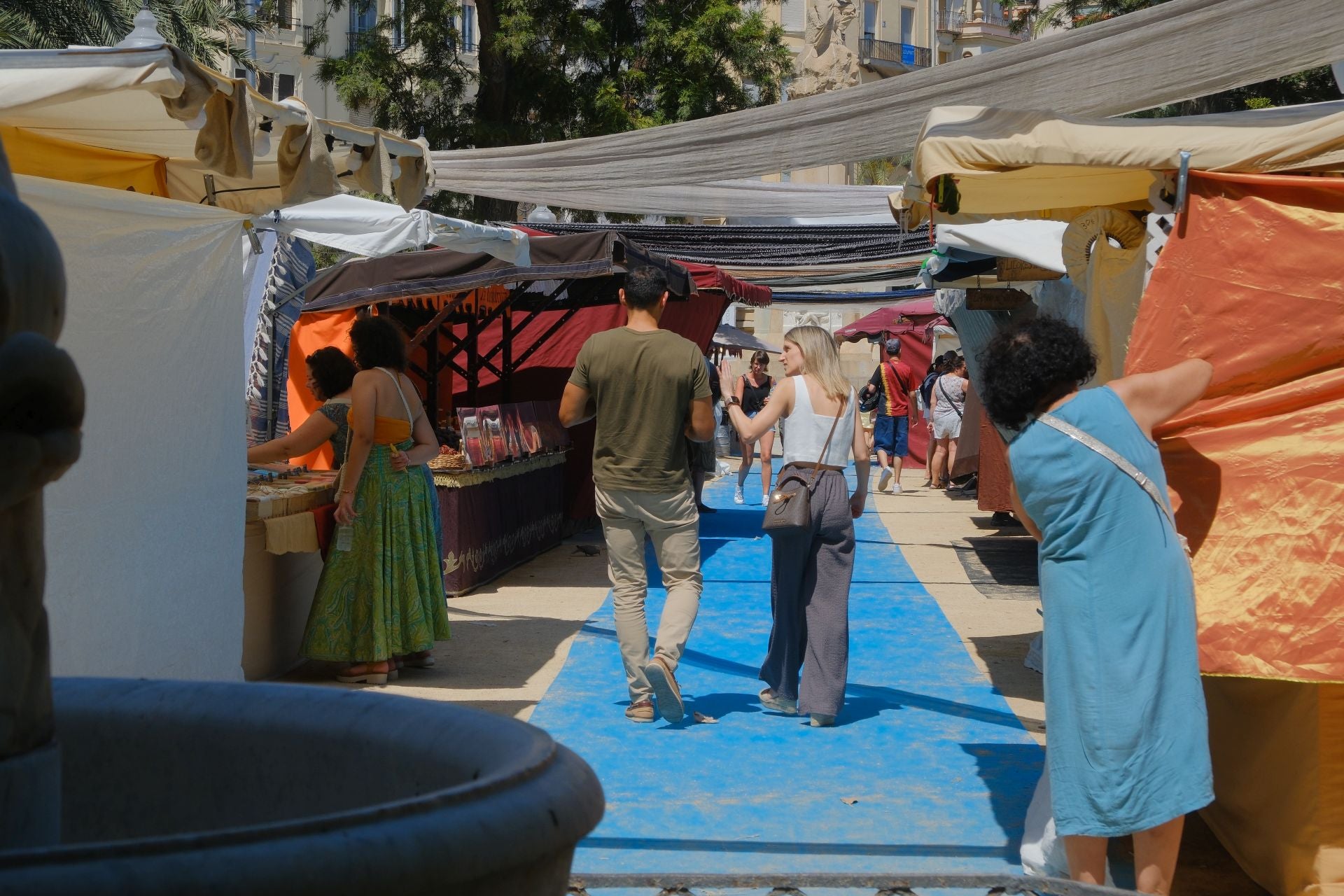 El paseo de Canalejas se transforma en el gran zoco árabe de Alicante