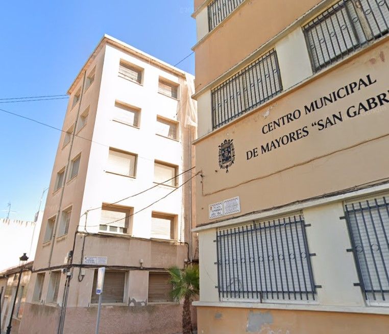 Imagen principal - Arrancan las obras de 14 viviendas sociales para jóvenes en Alicante