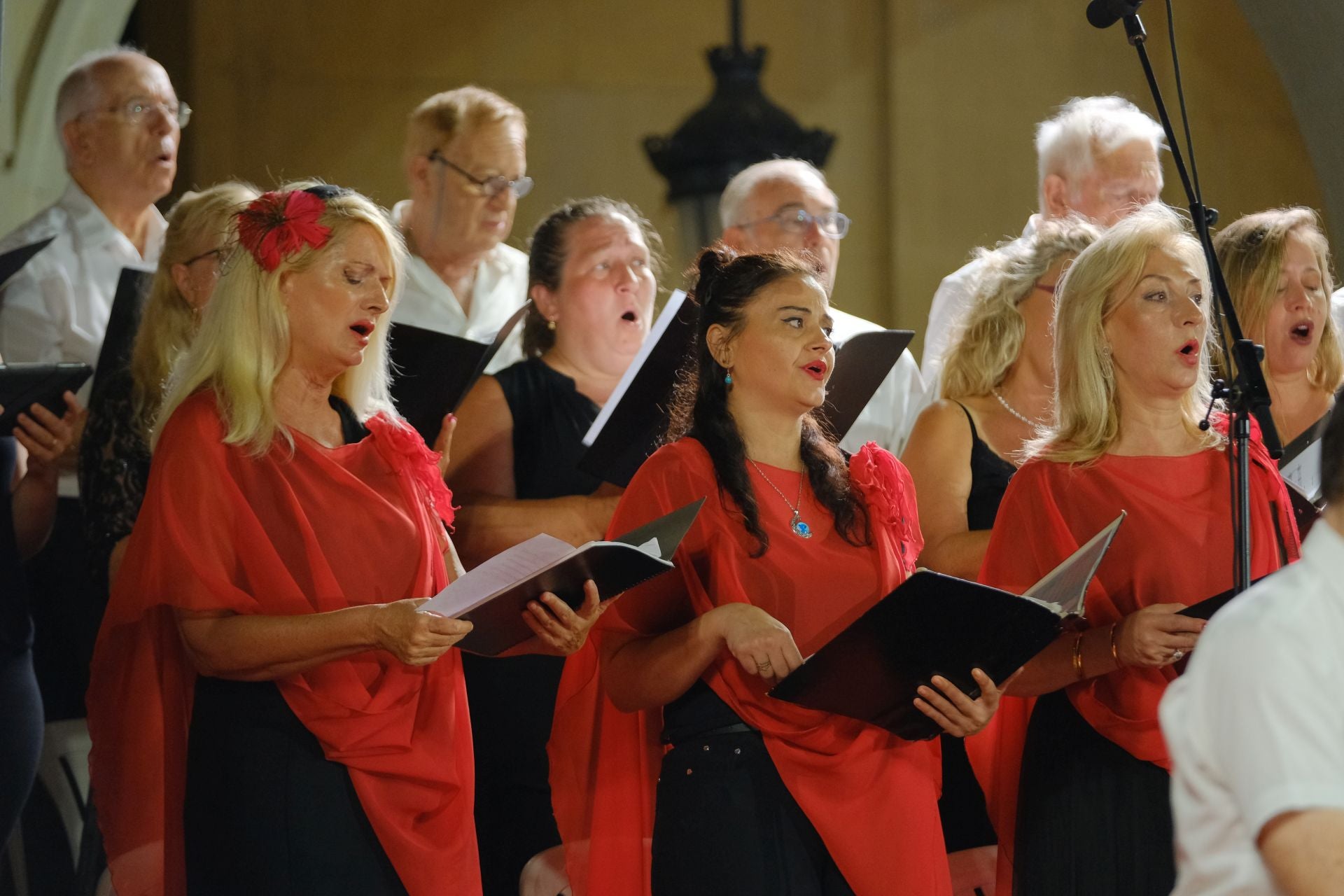 Alicante se emociona con la Alborada a la Virgen del Remedio