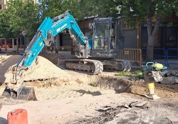 La avenida de Bruselas reabrirá al tráfico este fin de semana tras la fuga de aguas fecales