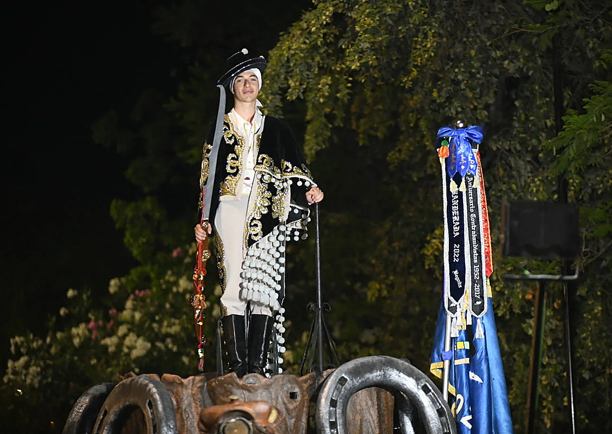 Imagen secundaria 1 - Moros y Cristianos de Altozano. 