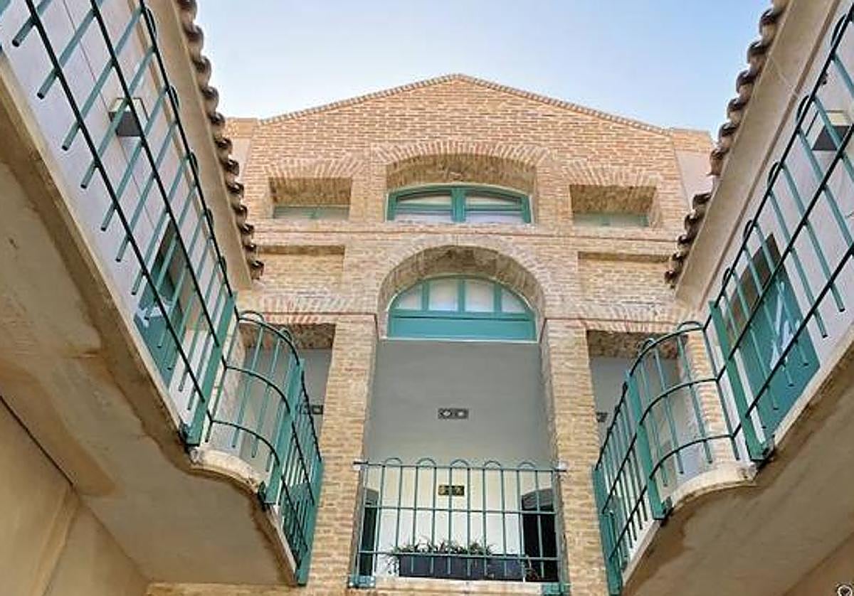 Imagen principal - La isla de Tabarca tendrá hotel para los próximos 15 años