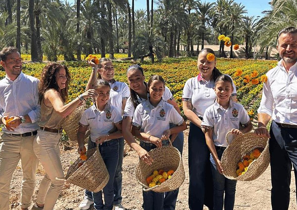 Imagen secundaria 1 - Algunos de los actos a los que han acudido las Reinas y Damas de Elche 2025