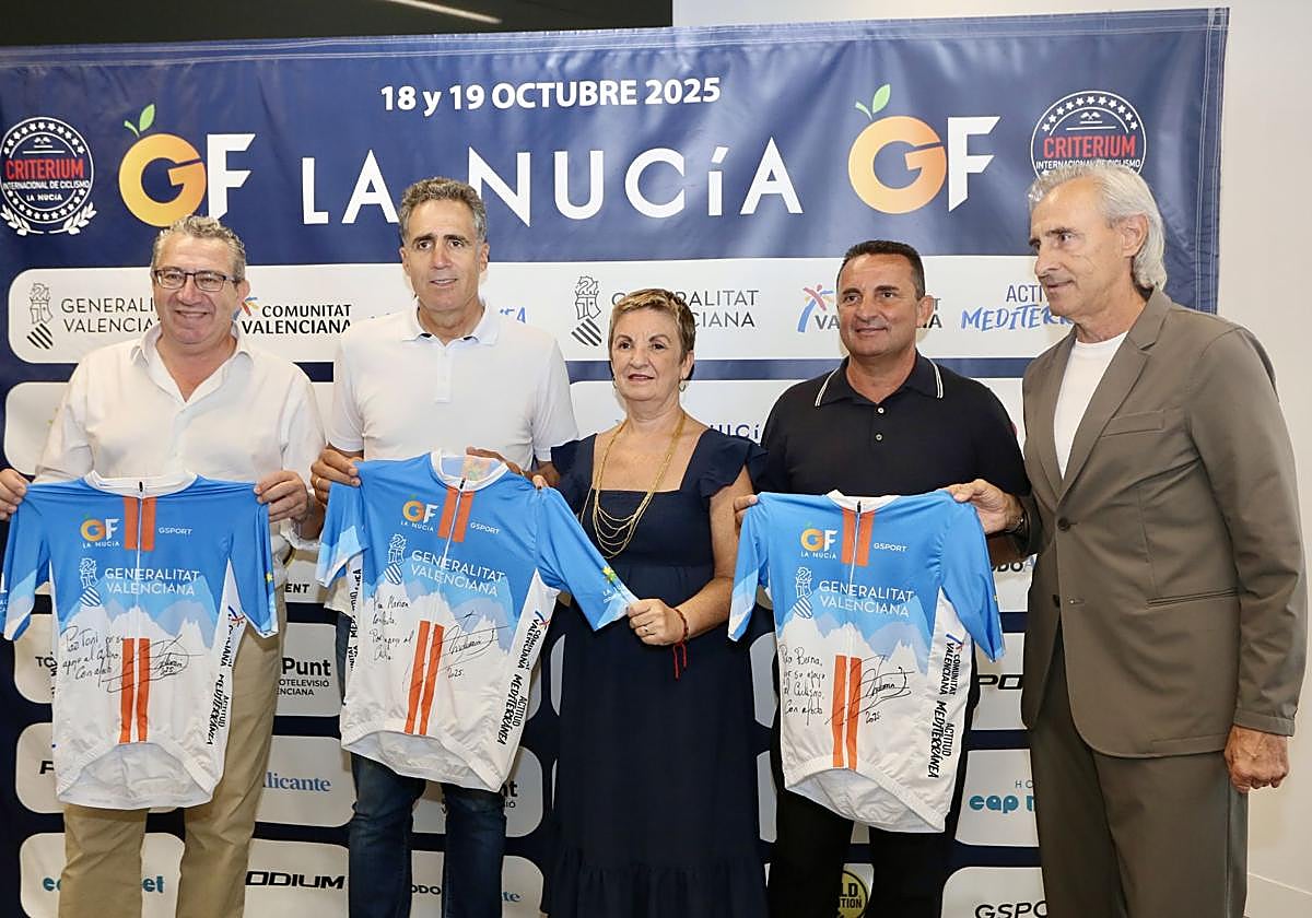 Toni Pérez, Miguel Induráin, Marián Cano, Benarbé Cano y Javier Castellar, en la presentación del evento.