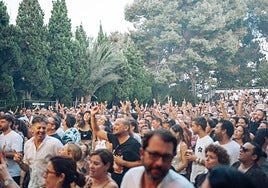 El público disfruta de un concierto