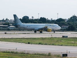 Avión en el aeropuerto de Alicante-Elche.