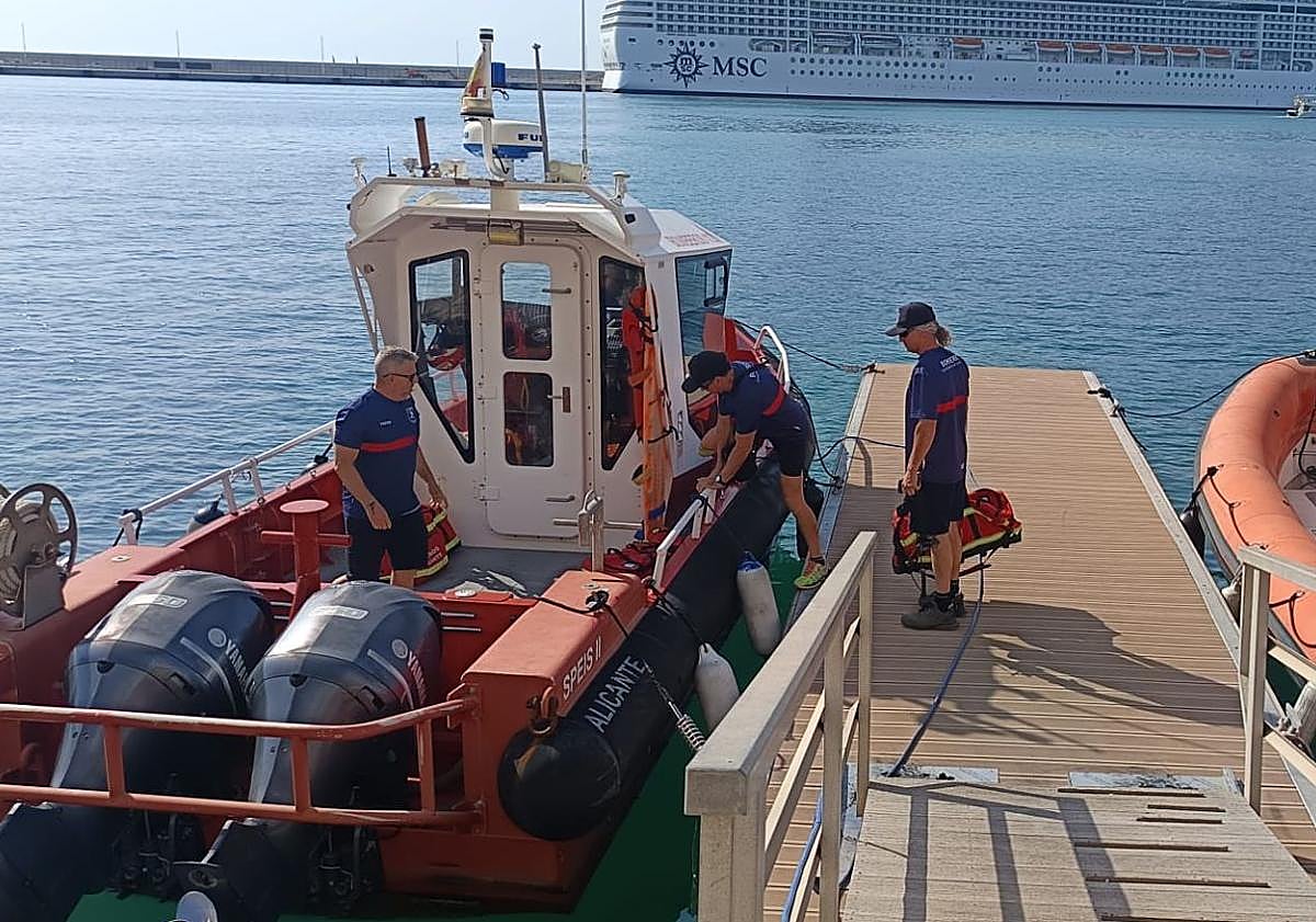 Imagen principal - La base del Speis en el Puerto está preparada para atender cualquier emergencia que se registre en el mar