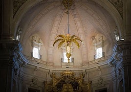 Elche celebra la última representación completa del Misteri antes de la Vespra