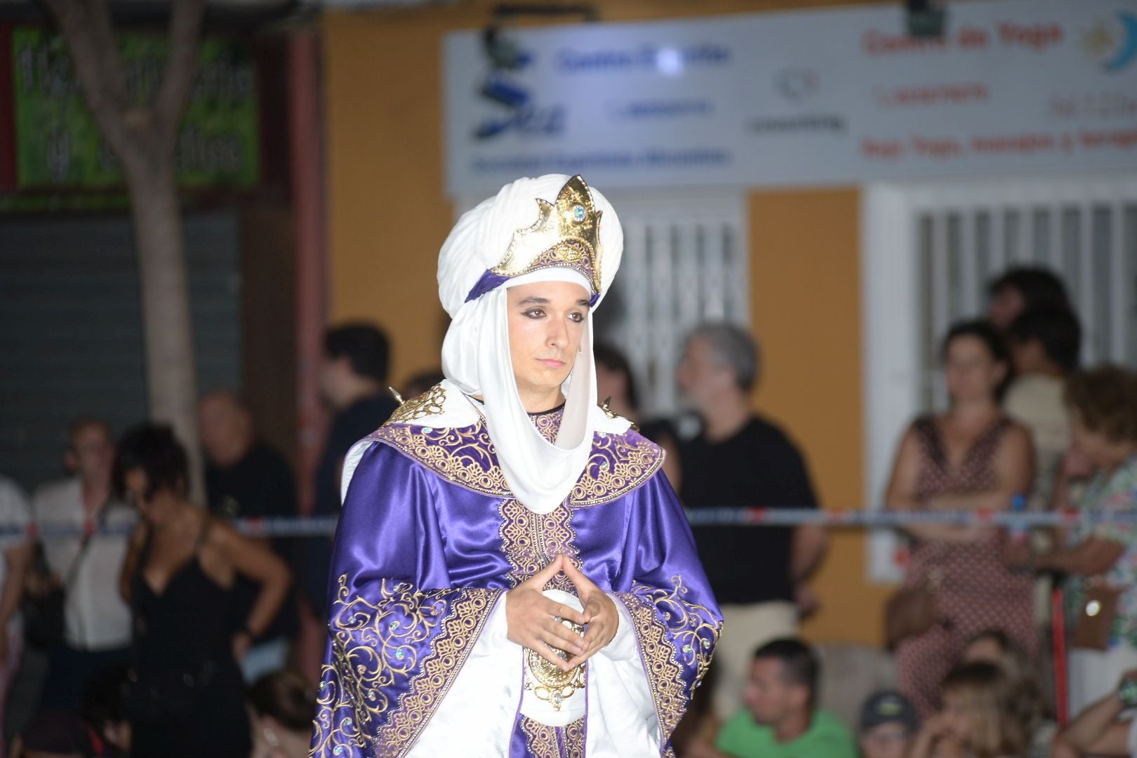 La Embajadada Mora hace vibrar Altozano al ritmo de las marchas