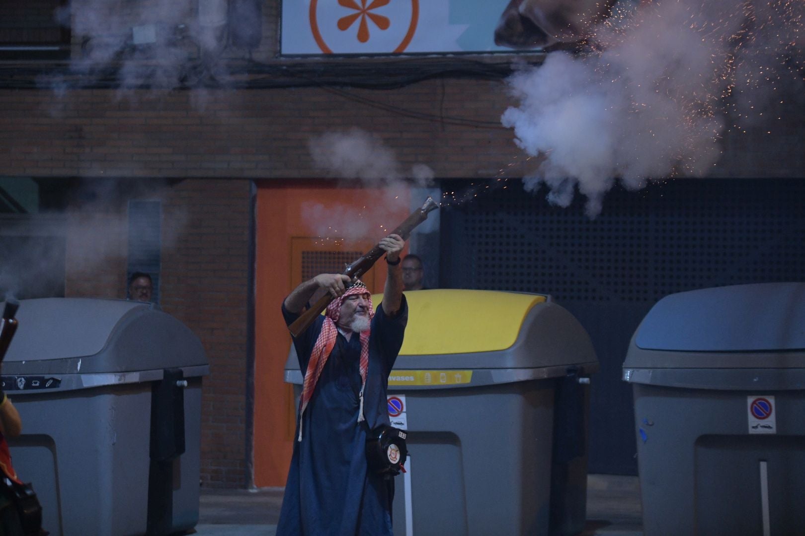 La Embajadada Mora hace vibrar Altozano al ritmo de las marchas