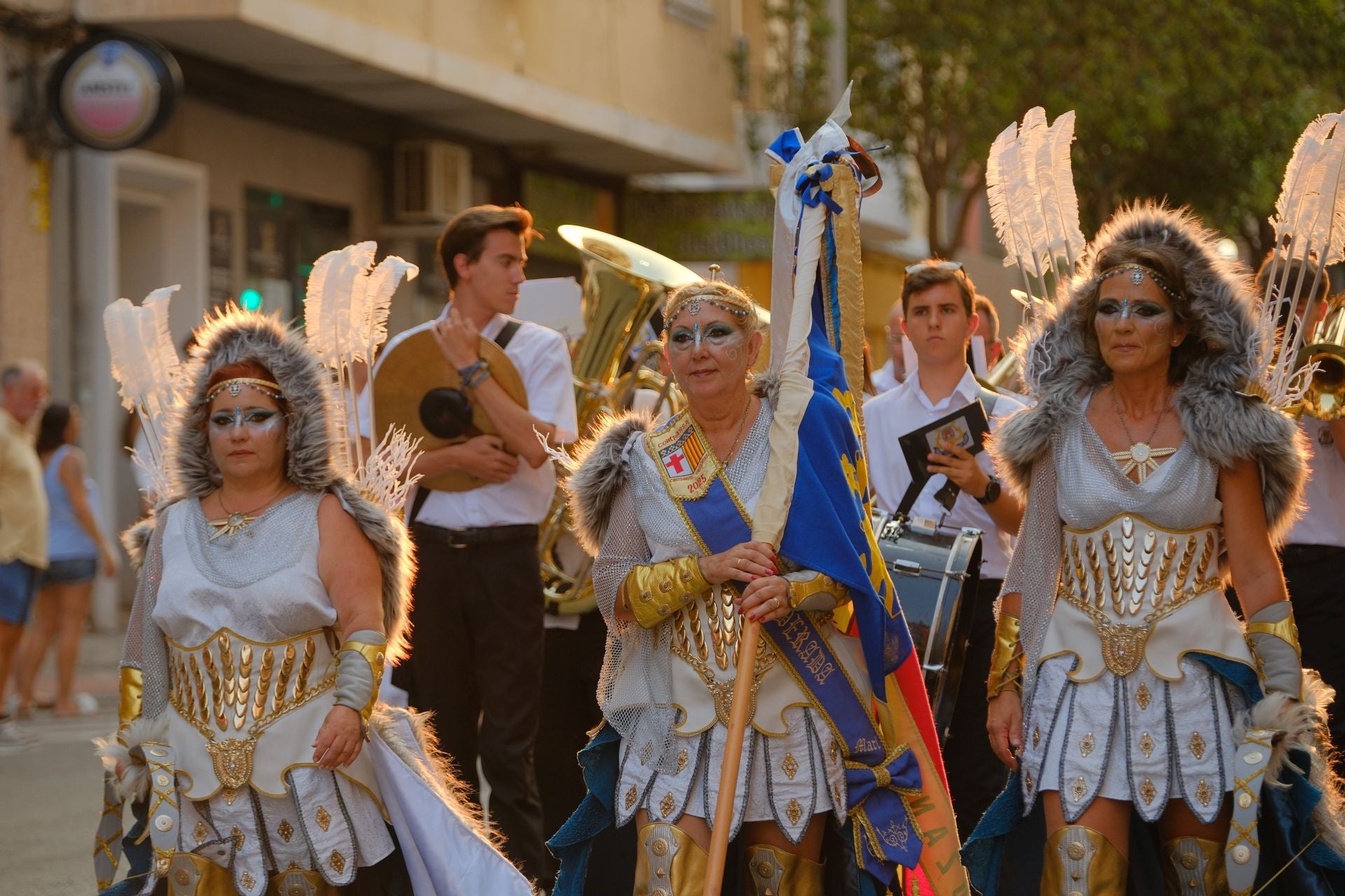 La Entrada Mora de Altozano llena de color el barrio