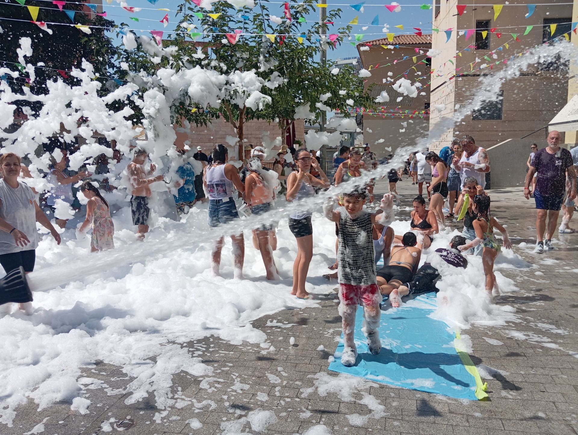Así han vivido en San Roque la tradicional banyà y la fiesta de la espuma