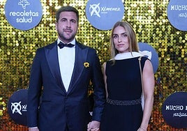 Enrique Riquelme y su pareja, Malen Guirado, en el evento.
