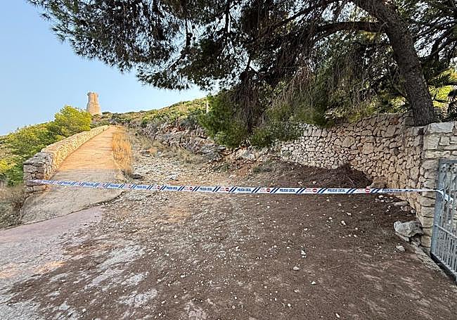 Camino del Montgó cerrado.