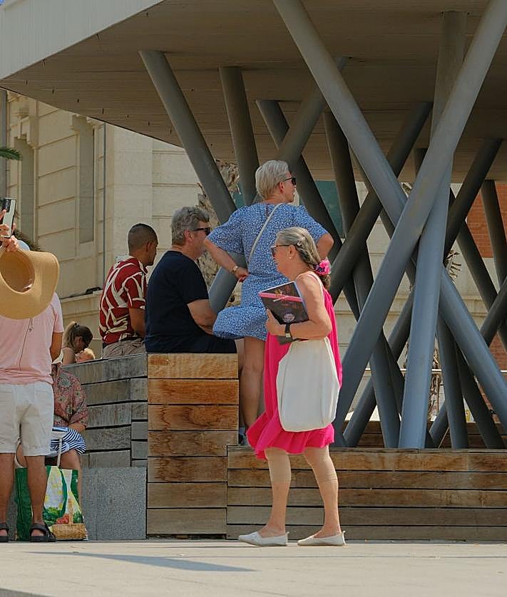 Imagen secundaria 2 - El calor golpea Alicante. 