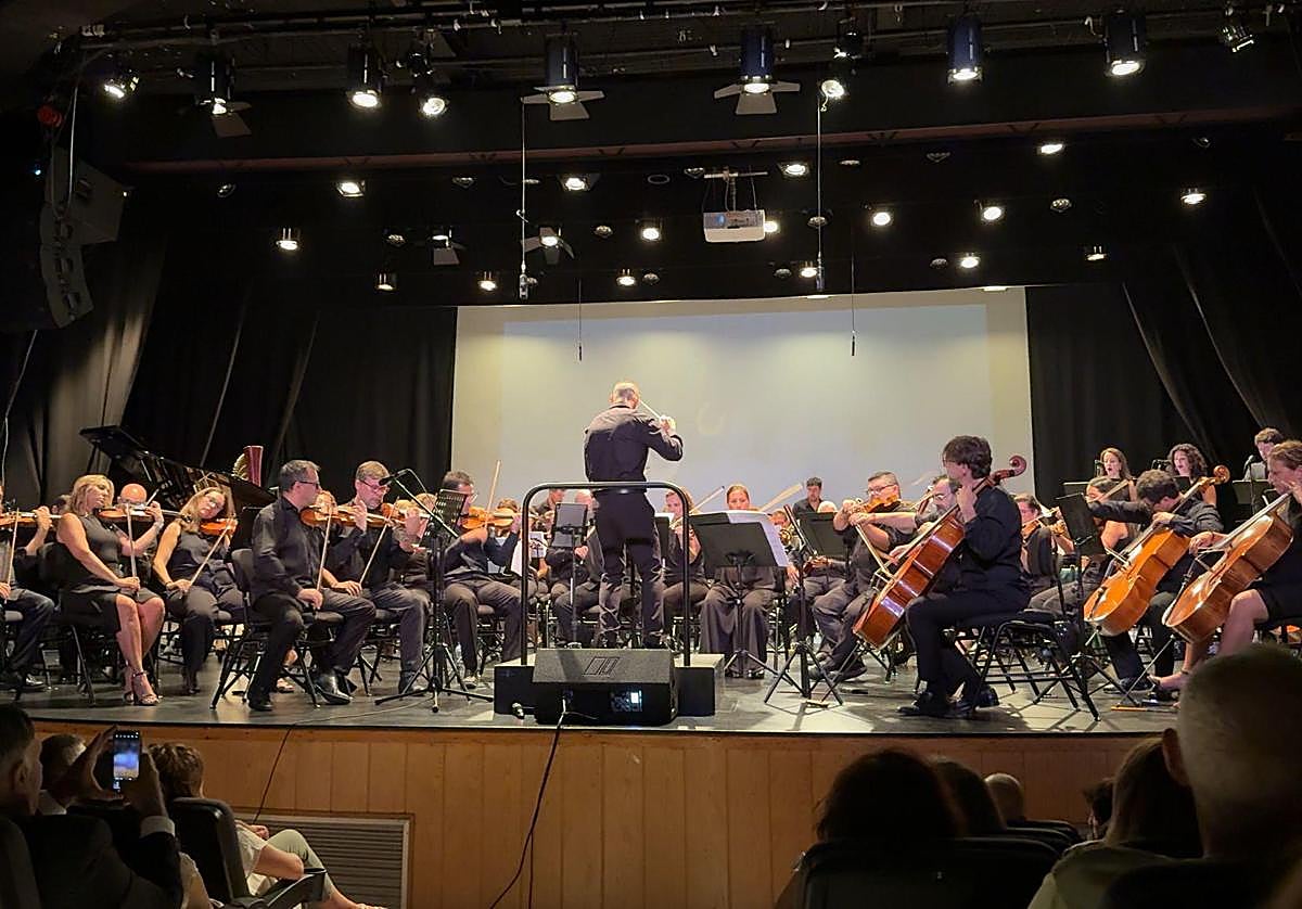Interpretación de la Universal Symphony Orchestra en Calp este sábado 16.