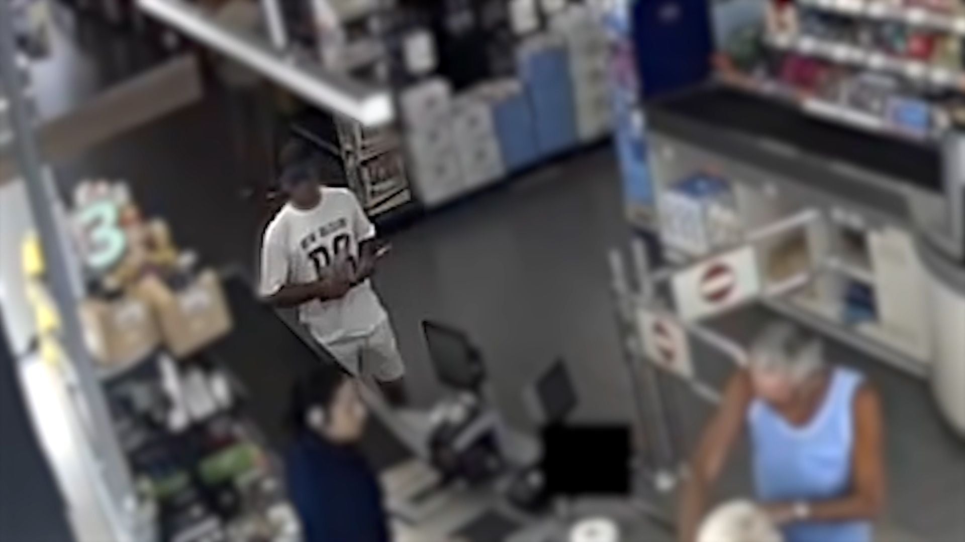 A prisión un violento atracador que asaltó un supermercado de Santa Pola a punta de pistola