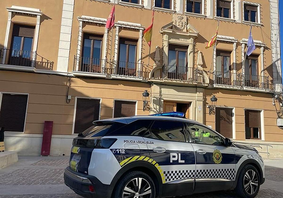 Coche patrulla Policía Local de Elda.