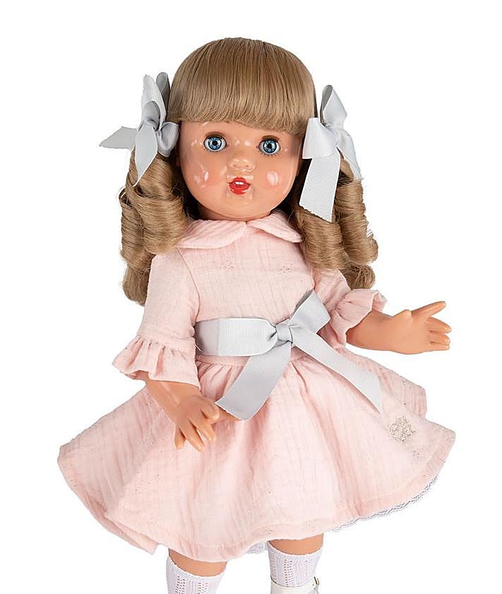 Imagen secundaria 2 - La familia de Mariquita Pérez con varios modelos de muñeca. 