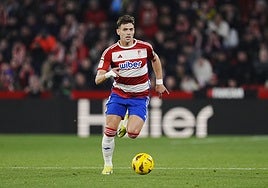 Lucas Boyé, durante un partido con el Granada.