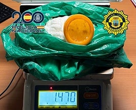 Cocaína incautada en un vehículo.