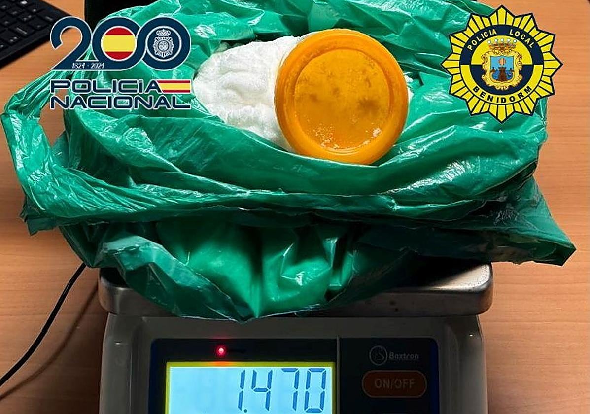 Cocaína incautada en un vehículo.