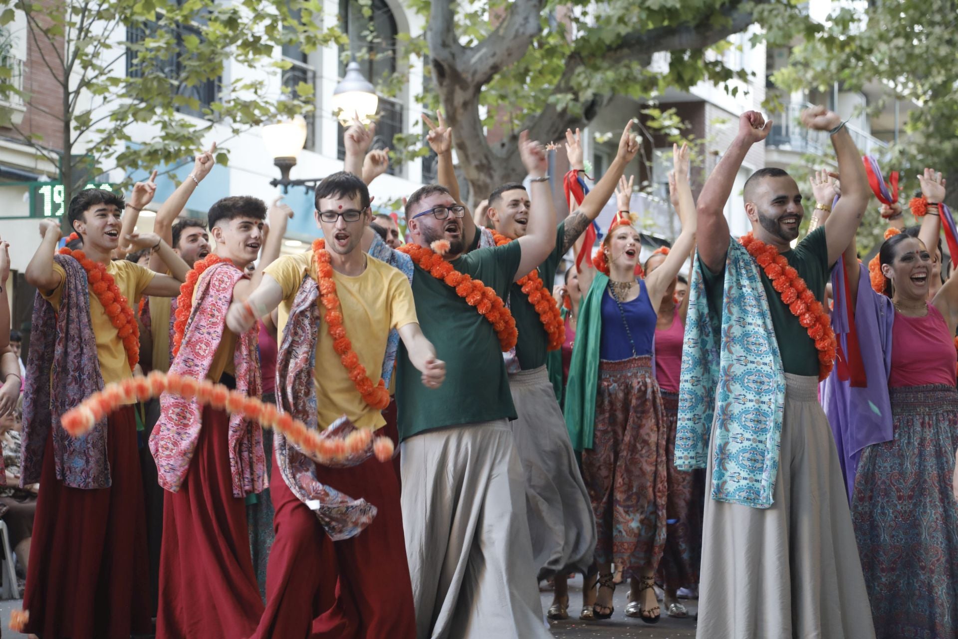 El desfile de carrozas de Dénia, en imágenes