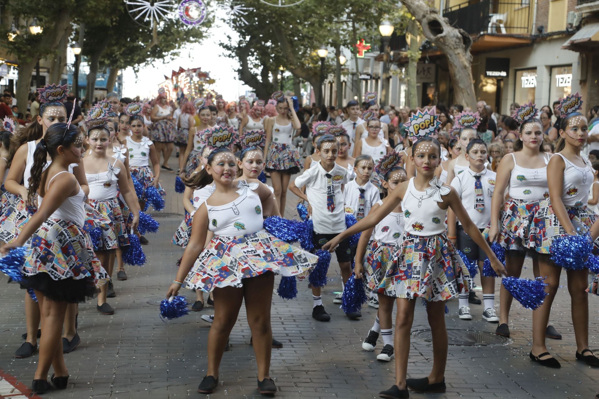 El desfile de carrozas de Dénia, en imágenes