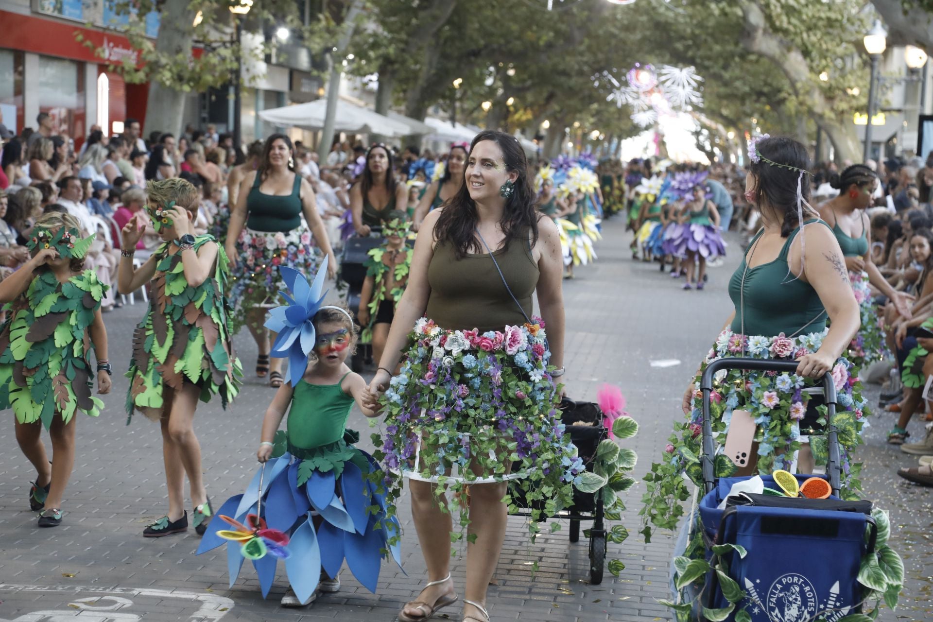 El desfile de carrozas de Dénia, en imágenes