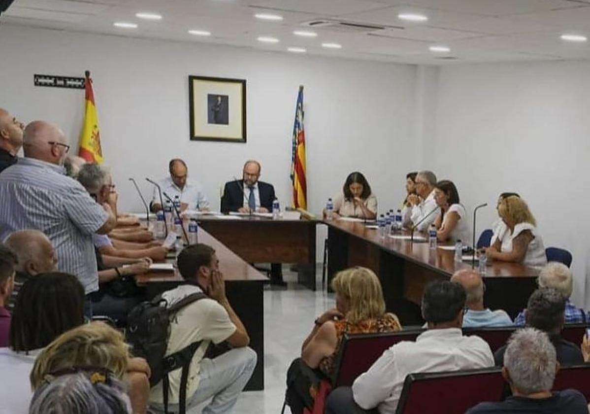 Sesión del pleno de San Fulgencio en la que se aceptó la medida.