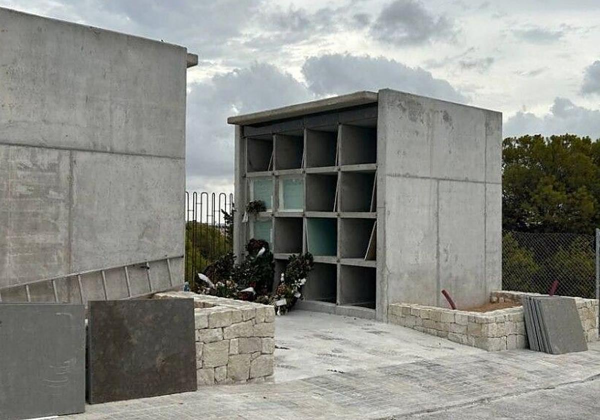 Nuevos bloques de nichos construidos en el cementerio de San Agatángelo.